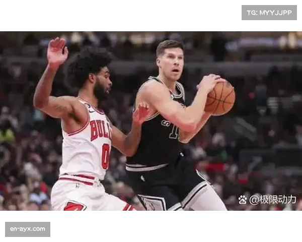 马刺队凭借文班亚马的出色表现力克热火，常规赛再添一胜